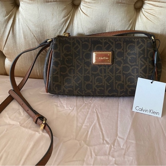 Calvin Klein crossbody bag - Picture 1 of 4